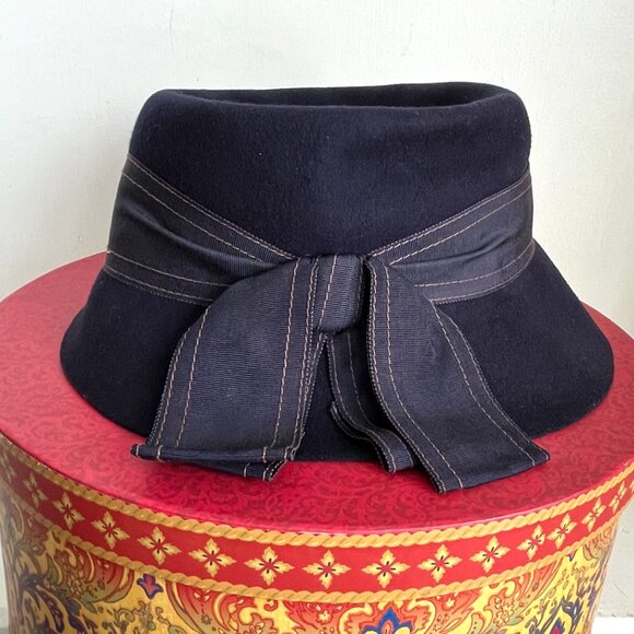 Vintage USA 50s 60s Betmar NY Navy Wool Felt Brim Grosgrain Ribbon Band Hat Boho - Picture 4 of 5